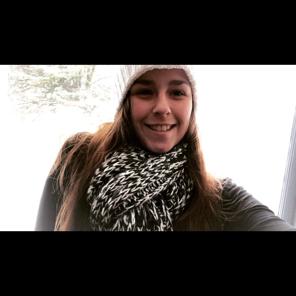 Meet your Posher, Amanda - Picture 1 of 1